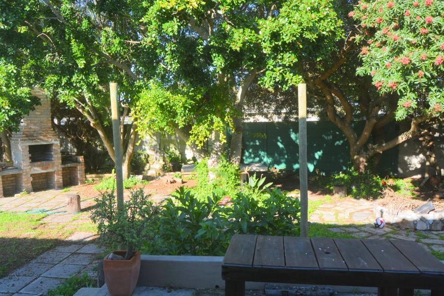 3 Bedroom Property for Sale in Sandbaai Western Cape